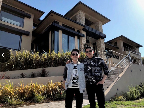 "Anh Bo" Đan Trường tranh thủ về thăm con trai trong chuyến lưu diễn tại Mỹ