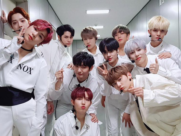 Wannables cảm xúc hỗn loạn sau bữa tiệc kỷ niệm hai năm debut của Wanna One