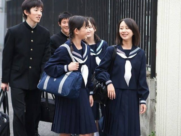 Trường học Nhật Bản cải cách đồng phục để thân thiện với các học sinh LGBT+