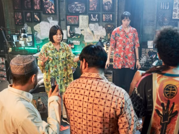 Hiện thực xã hội phũ phàng, đừng lo đã có hội chị em "cool ngầu" trong "Phi Vụ Nữ Quyền"