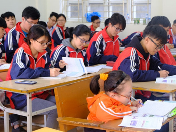 Nghị lực mùa thi: Nữ sinh "chất độc da cam" ước mơ thành kế toán