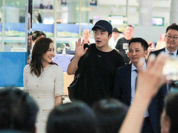 Tài tử Hàn Quốc Kwon Sang Woo xuất hiện trẻ trung trong lần đầu đến Việt Nam