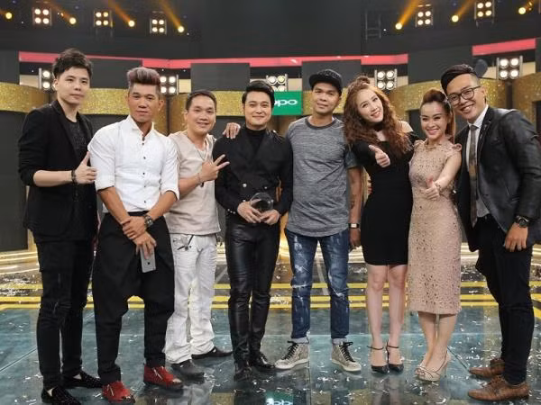 "Hoàng tử sơn ca" Quang Vinh "căng thẳng" khi tái xuất trên truyền hình