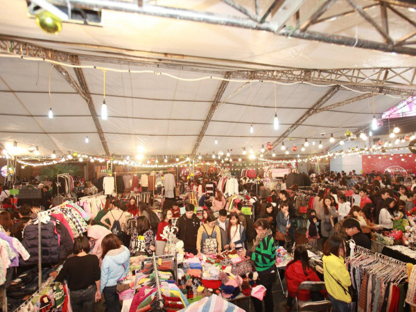 Chào mùa lễ hội với Hội chợ Giáng sinh châu Âu ngay cạnh phố đi bộ "kool ngầu"!