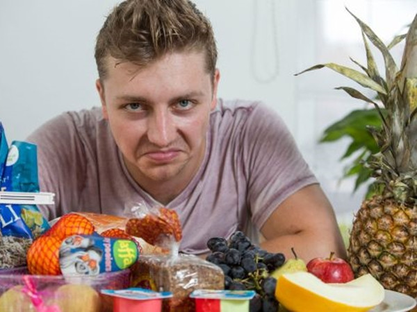 Chuyện lạ: Anh chàng này chỉ ăn gà bọc bột và khoai tây chiên suốt gần 20 năm!