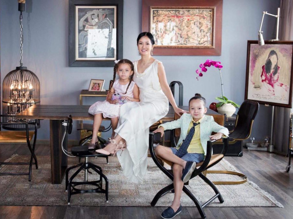 Hồng Nhung: “Âm nhạc và hai con giúp tôi vượt qua nỗi buồn ly hôn”