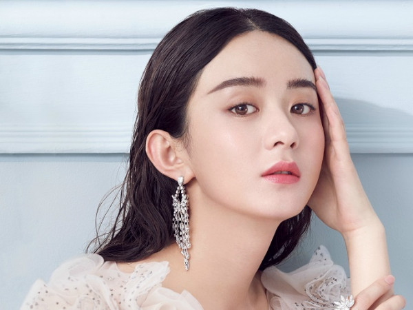 Không thể tin nổi, Triệu Lệ Dĩnh quay quảng cáo cũng cần người đóng thế