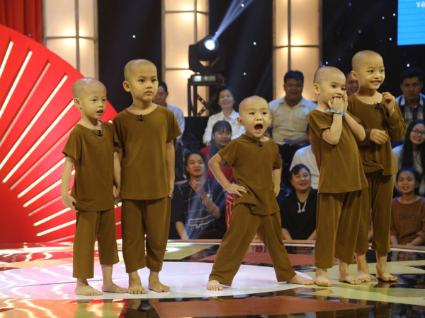 5 chú tiểu đáng yêu chinh phục Trường Giang, Trấn Thành, “rinh” giải thưởng 100 triệu 