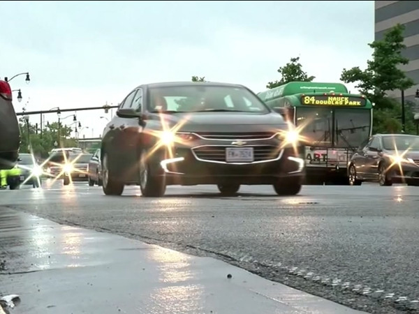 Luật sư dùng hơn 180 triệu đồng tặng quà cho những người chịu cam kết chỉ một điều!