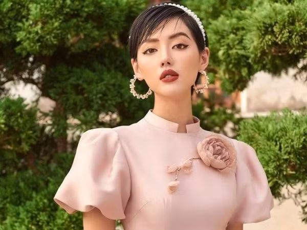 Còn chờ gì nữa mà bạn chưa sắm ngay ba kiểu áo dài được sao Việt lăng xê?