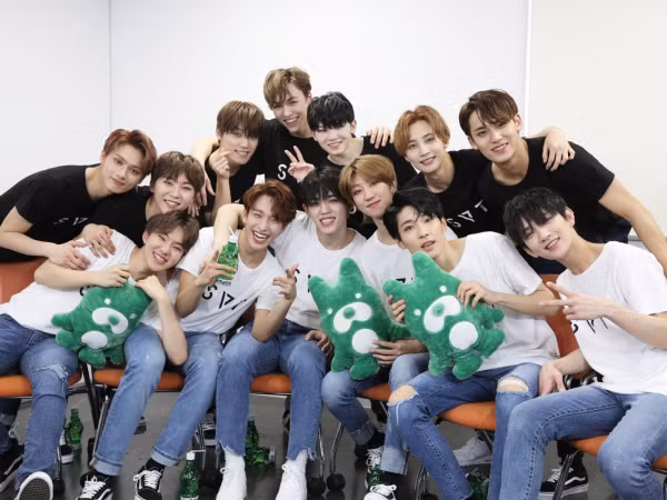 Seungkwan và Mingyu (Seventeen) đã thành ca sĩ theo một cách chẳng ai ngờ đến