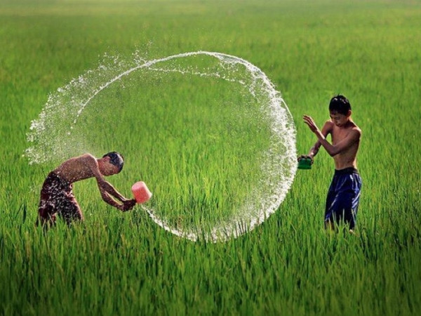 “Những mốc thời gian hạnh phúc”: Xin cho tôi một vé về tuổi thơ