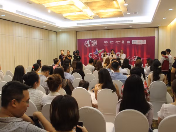 TP.HCM: Dàn thí sinh casting Miss Teen 2017 đọ sắc, đo tài trong vòng thi tài năng