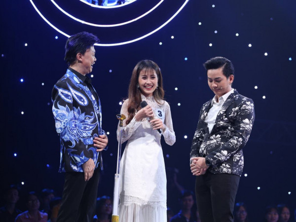 Hoài Lâm ngầm khẳng định đã kết hôn với bạn gái trên chương trình truyền hình