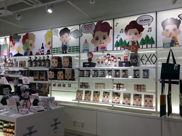 Không chấp nhận bị SM Ent xem như máy rút tiền, EXO-L đòi tẩy chay sản phẩm