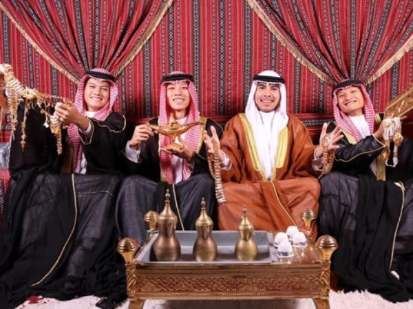 Sinh nhật vào ngày đặc biệt, Đức Huy được đồng đội mang cả thùng "châu báu" đến tặng