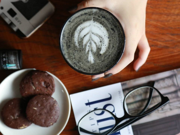 [Quà tặng độc quyền] Giảm 15% thức uống sắc đen làm đẹp da con gái