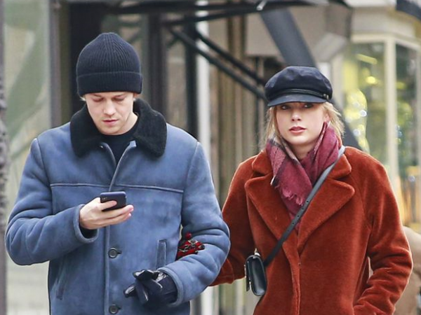 Cặp đôi Taylor Swift và Joe Alwyn “khai xuân” cho paparazzi với loạt ảnh hẹn hò tình tứ