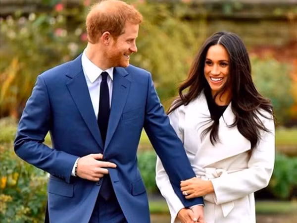 Hoàng tử Harry và Meghan Markle bất ngờ quyết định rút khỏi hoàng gia Anh