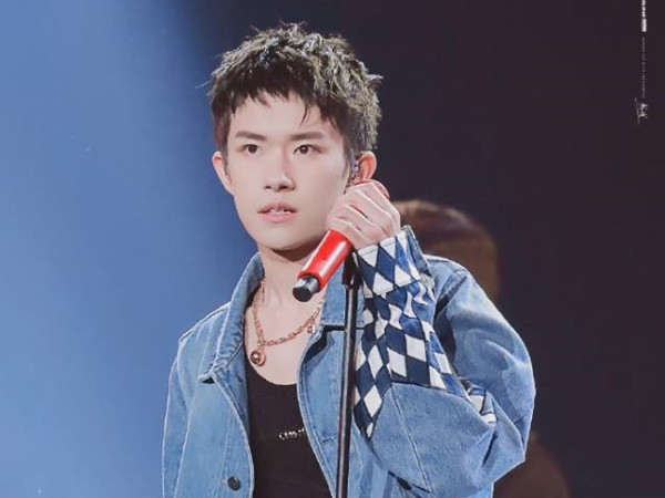 Đây là nguyên nhân Dịch Dương Thiên Tỉ xuất hiện với mái tóc bị “gặm” trong đêm hội IQIYI!