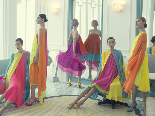 Dàn mẫu đẹp như tranh vẽ trong các thiết kế rực rỡ sắc màu của NTK Đỗ Mạnh Cường