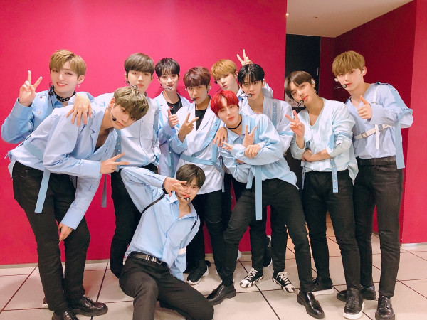Bạn sẽ bất ngờ nếu biết Wanna One làm gì trong buổi tiệc mừng hai năm debut