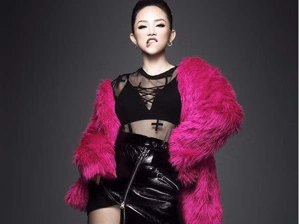 Tóc Tiên chuẩn bị ê-kíp “khủng” để “lột xác” cho học trò The Voice