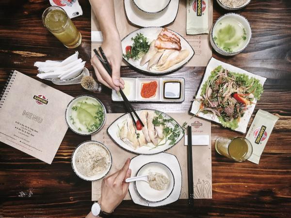 Trưa nay "măm" gì: "Hẹn hò" cùng Kiyoshi Jiro thưởng thức cơm gà Kampong
