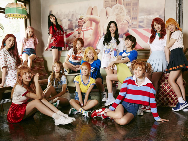 WJSN (Cosmic Girls) hé lộ màu đại diện và light stick chính thức của nhóm 