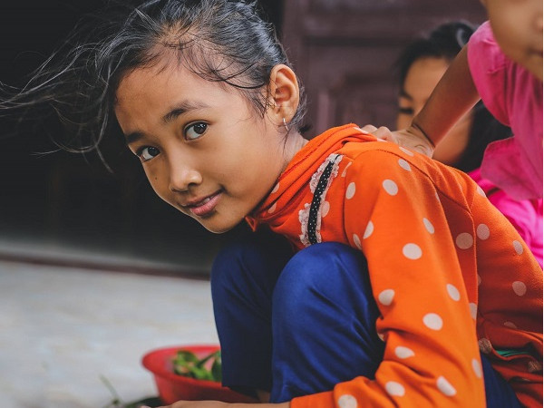 Đi chụp ảnh trẻ em, cậu bạn này bị hiểu nhầm là hội viên Thánh Đức Chúa Trời