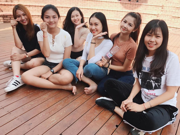 TOP 18 Miss Teen "lên đồ" xinh ngất ngây, gây "náo loạn" ngôi làng Pháp đẹp nhất Hàn Quốc