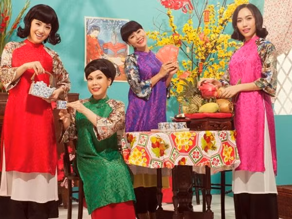 Việt Hương, Diễm My 9X “đọ” sắc trong bộ ảnh vintage đón Tết Đinh Dậu 