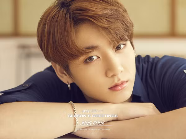 Cứ ngỡ Jungkook (BTS) đẹp trai lắm rồi, ai mà ngờ bố mẹ Jungkook còn nổi bật hơn