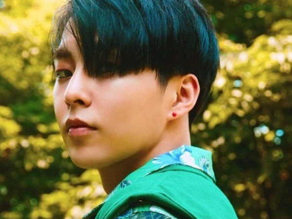 Trong khi các chàng trai EXO đổi màu tóc liên tục, vì sao Xiumin chỉ chung thủy với tóc đen?