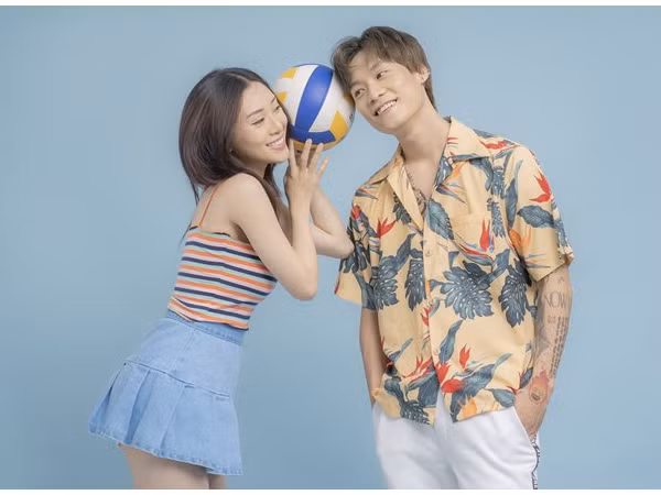 “Học trò” Cẩm Ly đổi nghệ danh vì trùng tên với danh hài Hồng Đào