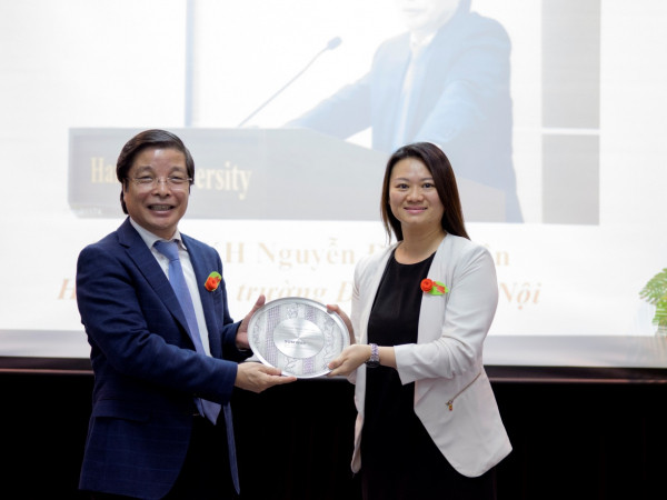 Trường Đại học Hà Nội đào tạo thành công chương trình đại học “3 trong 1” đầu tiên tại Việt Nam