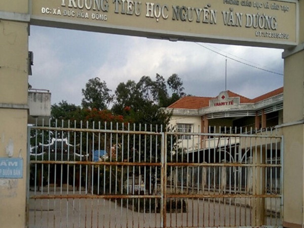 Bắt học sinh thụt dầu giữa sân trường, thầy giáo bị kỷ luật