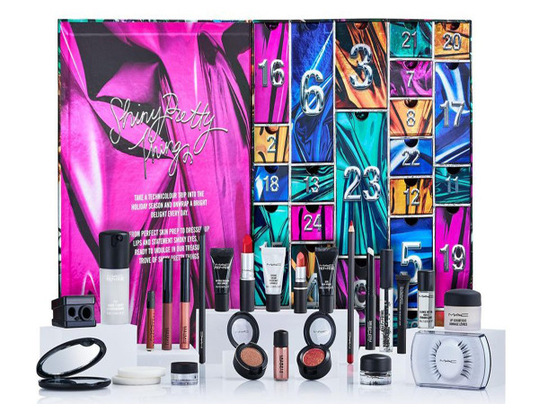 M.A.C. lần đầu tiên giới thiệu advent calendar của mình, và đương nhiên là rất đáng mơ ước!