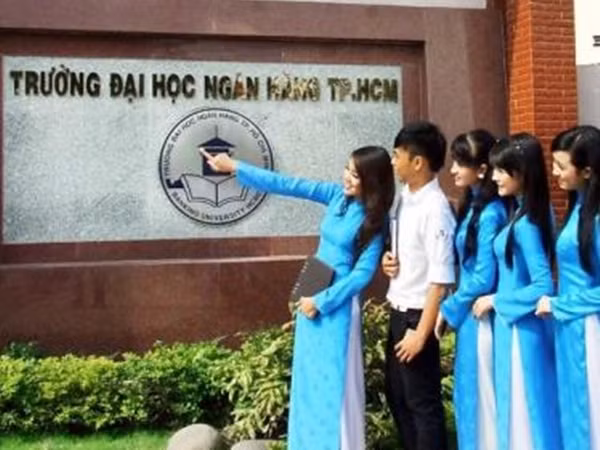6 năm chưa tốt nghiệp, nhiều sinh viên ĐH Ngân hàng TP.HCM phải gia hạn đào tạo