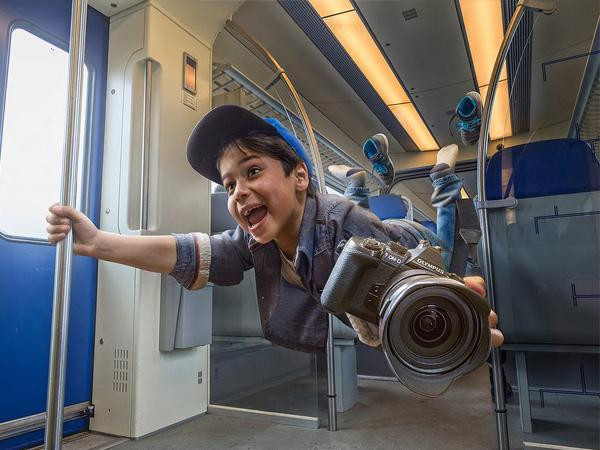 Ông bố xứng đáng giành hai danh hiệu: Ông bố của năm và "thánh photoshop"