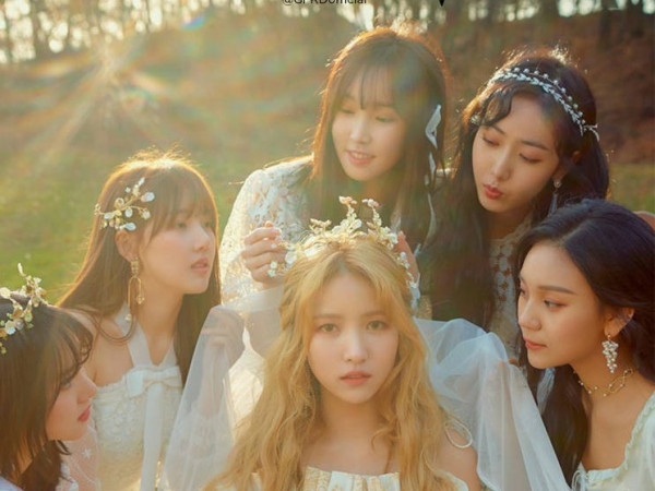 MV “Sunrise” lung linh ấm áp là thế, ngờ đâu G-Friend đã bật khóc trên trường quay