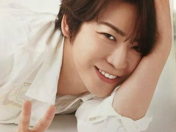 Thực hư chuyện Kamenashi Kazuya “hẹn hò” với Fukada Kyoko tại tiệc riêng của KAT-TUN?