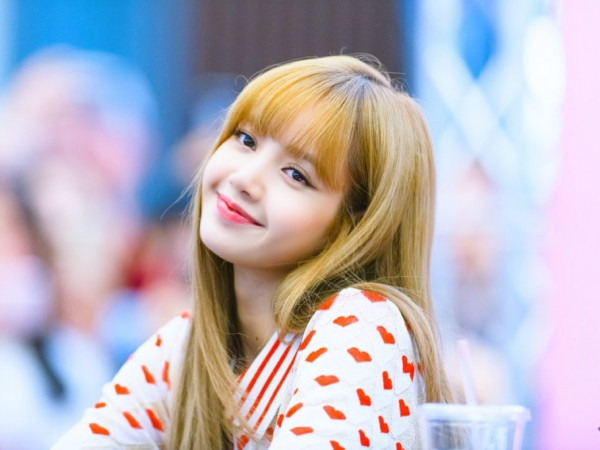 Nhìn yểu điệu thục nữ như thế, ai mà ngờ Lisa (Black Pink) lại khỏe như lực sĩ