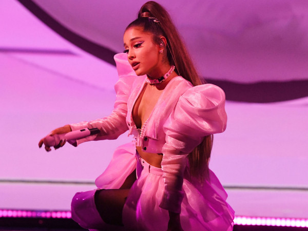 Cuối cùng “Monopoly” cũng ra mắt nhưng “spotlight” không phải giọng ca của Ariana Grande