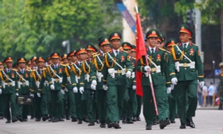 Các khối diễu binh, diễu hành vào vị trí chuẩn bị tổng hợp luyện 