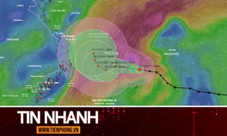 TIN NHANH: Bão số 15 diễn biến rất khó lường, cơ quan khí tượng đưa ra 2 kịch bản