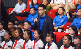 Sống tích cực, cân bằng khát vọng cá nhân và trách nhiệm với gia đình, đất nước