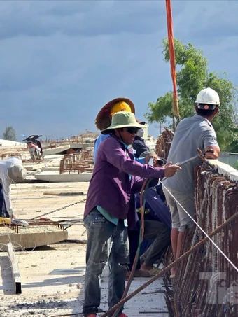 Vượt nắng, thắng mưa sớm đưa cao tốc Cần Thơ - Cà Mau về đích