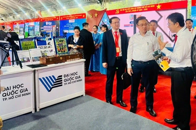 ĐHQG TPHCM xây dựng cơ chế mới cho tiến sĩ tu nghiệp và làm việc tại doanh nghiệp