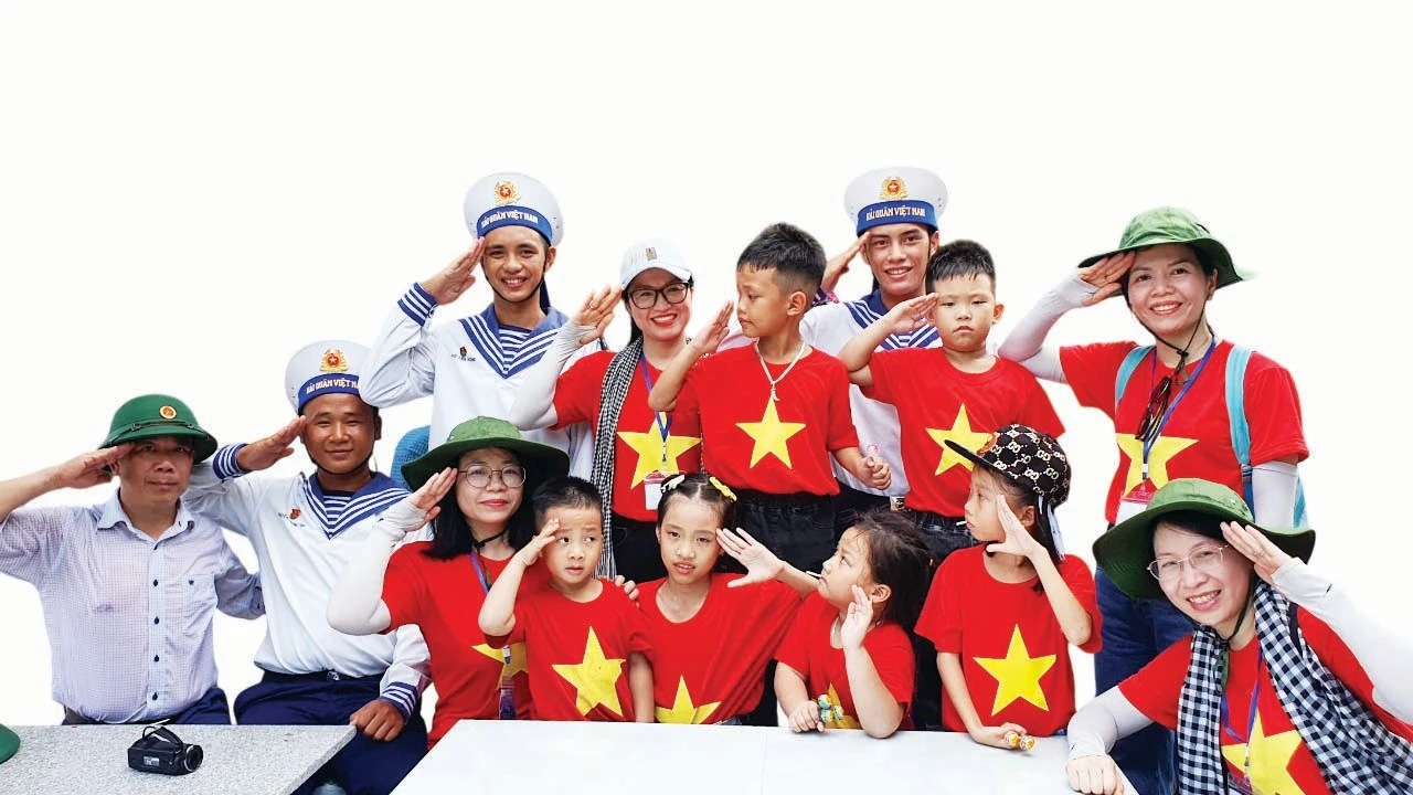 Bình Minh Trường Sa: Nhịp Sống Lặng Thầm Giữ Vững Chủ Quyền Biển Đảo